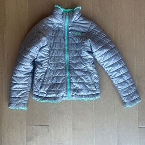Girls North Face Reversable Jacket size S (7/8)